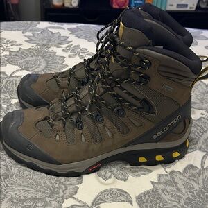 EUC Salomon Contagrip 4D Men's Dark Brown Hiking Boots-Size 9